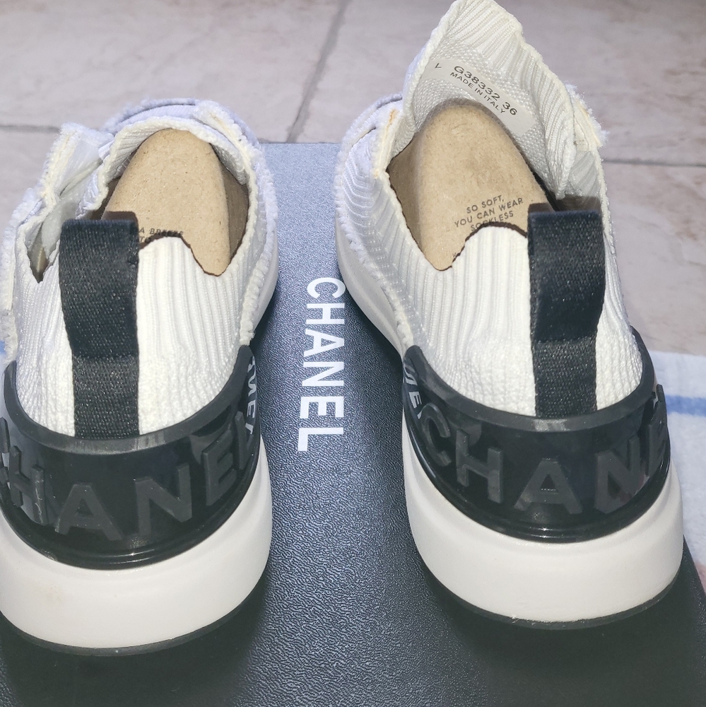 CHANEL White Sneakers Modern Minimalist Design - Picture 2 of 5